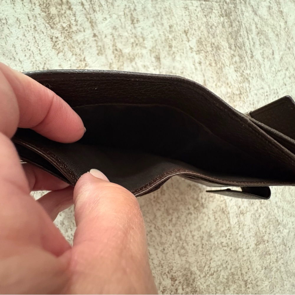 Authentic Gucci Wallet - Picture 8 of 11